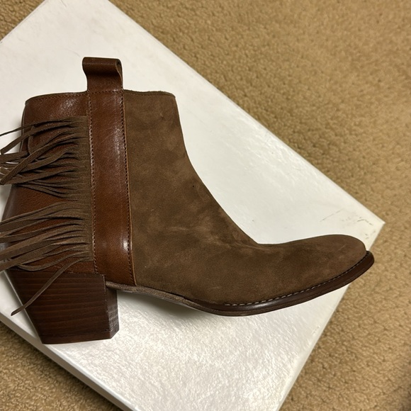 NIB Anna Rita N Brown Fringe ankle booties - Picture 10 of 12